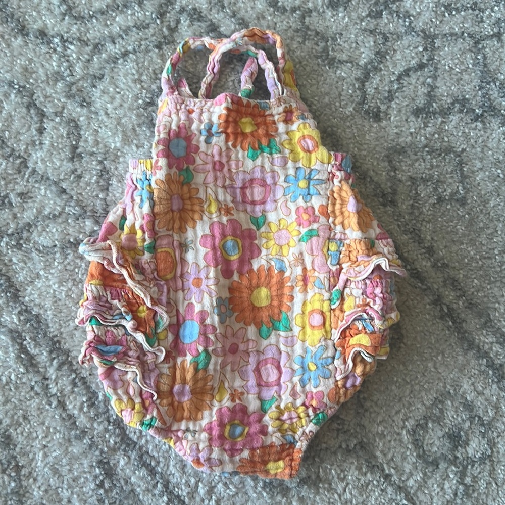 Angel dear retro flower ruffle onesie 6-12m